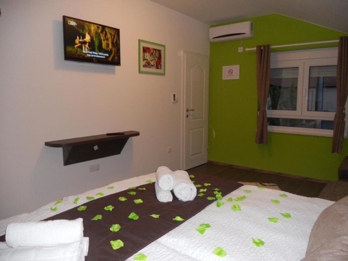 מוסטר Apple Studios & Rooms מראה חיצוני תמונה